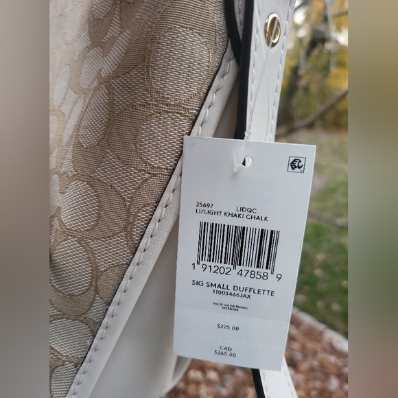 🔥SOLD🔥🆕🌺COACH🌺 Ladies Small Signature Jacquard Canvas Shoulder Bag - Picture 9 of 16